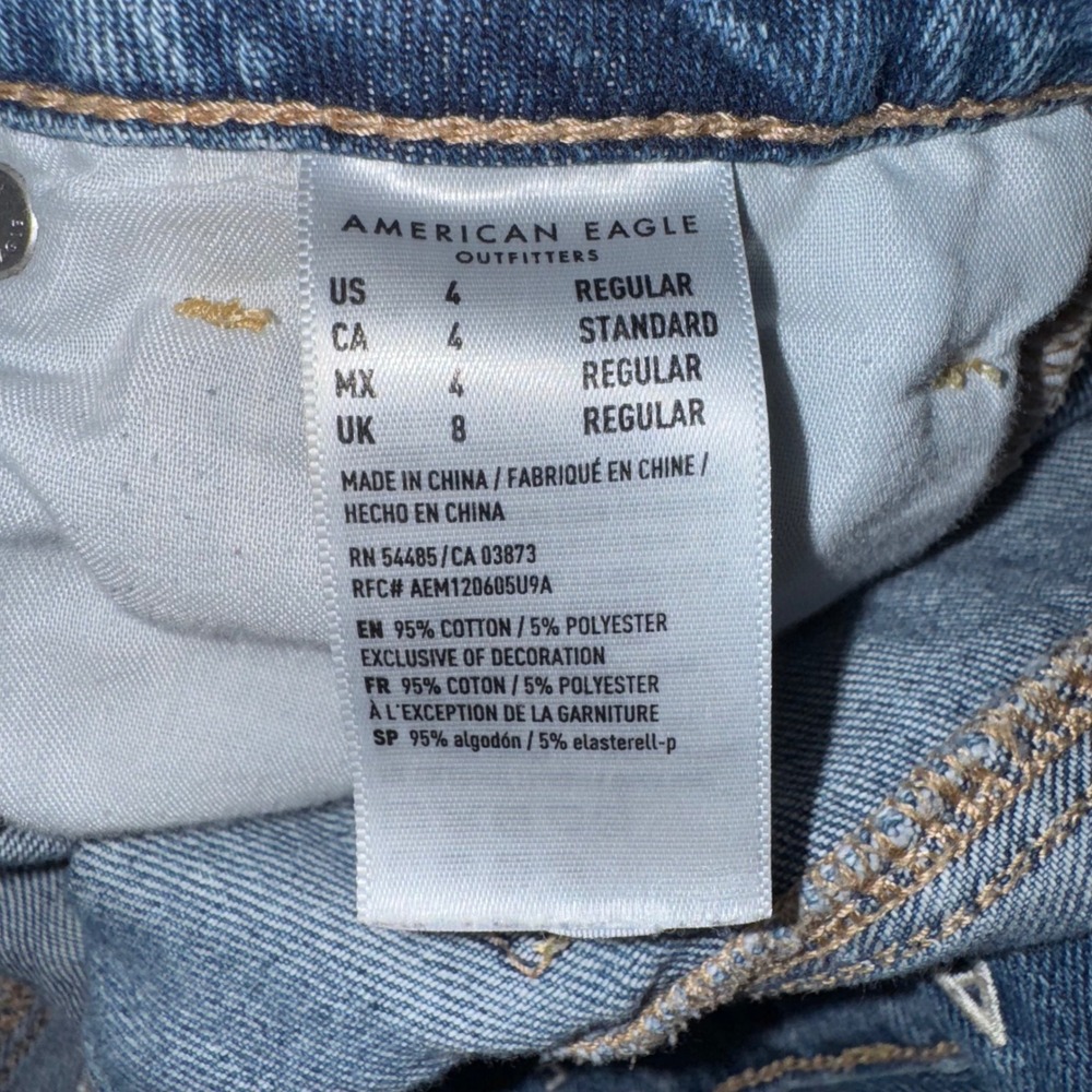 American Eagle Distressed Ripped Mom Jeans Women's Size 4 Button Fly - Picture 12 of 12